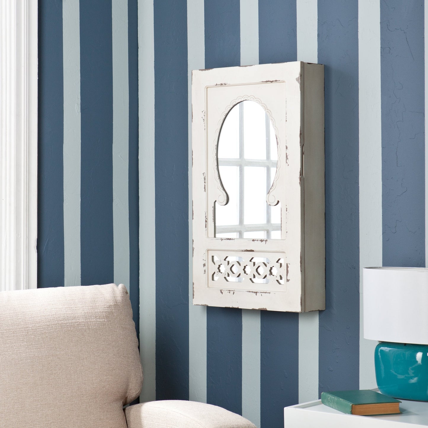 SEI Furniture - Gilmore Shabby Chic Wall Mount Jewelry Mirror - Transitional Design, White Iron and Wood - Fully Assembled - Ideal for Bedroom, Living Room (JS5532)