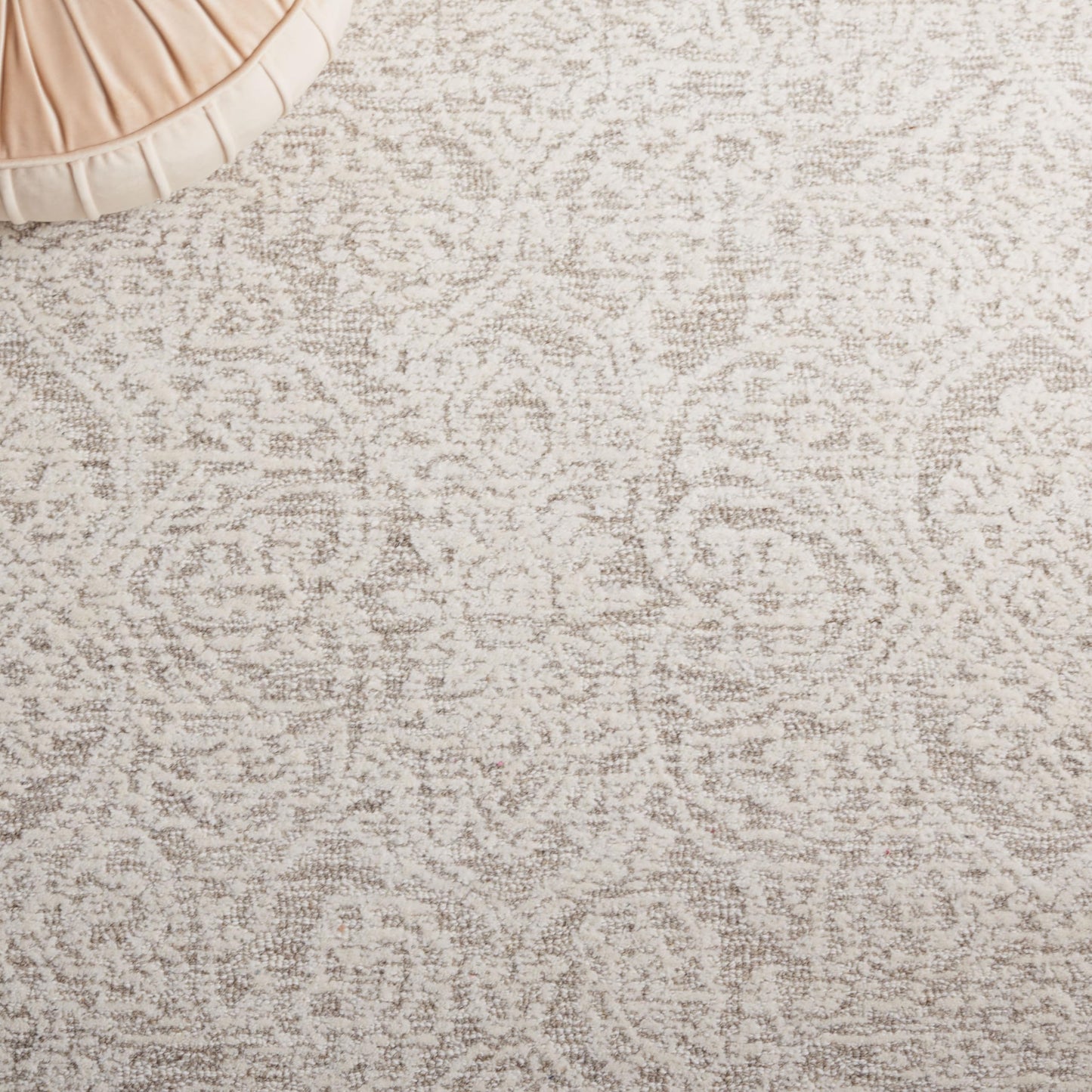 SAFAVIEH Area Rug 6x9 - Metro Collection - Natural & Ivory, Handmade Wool, Ideal for Living Room, Bedroom, Dining Space (MET998A)