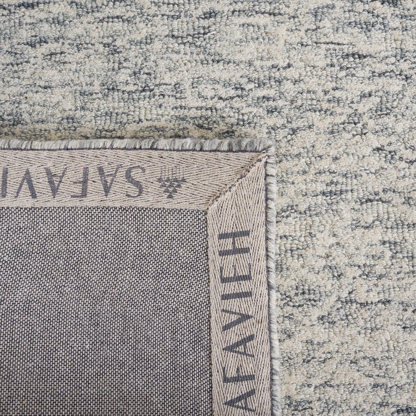 SAFAVIEH Area Rug 6x9 - Metro Collection - Dark Grey & Ivory, Handmade Wool, Ideal for Living Room, Bedroom, Dining Space (MET998H)
