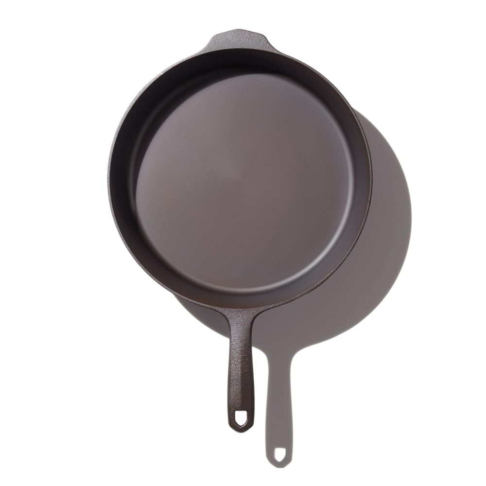 Field Company No.10 Skillet and Matching No.10 Cast Iron Skillet Lid