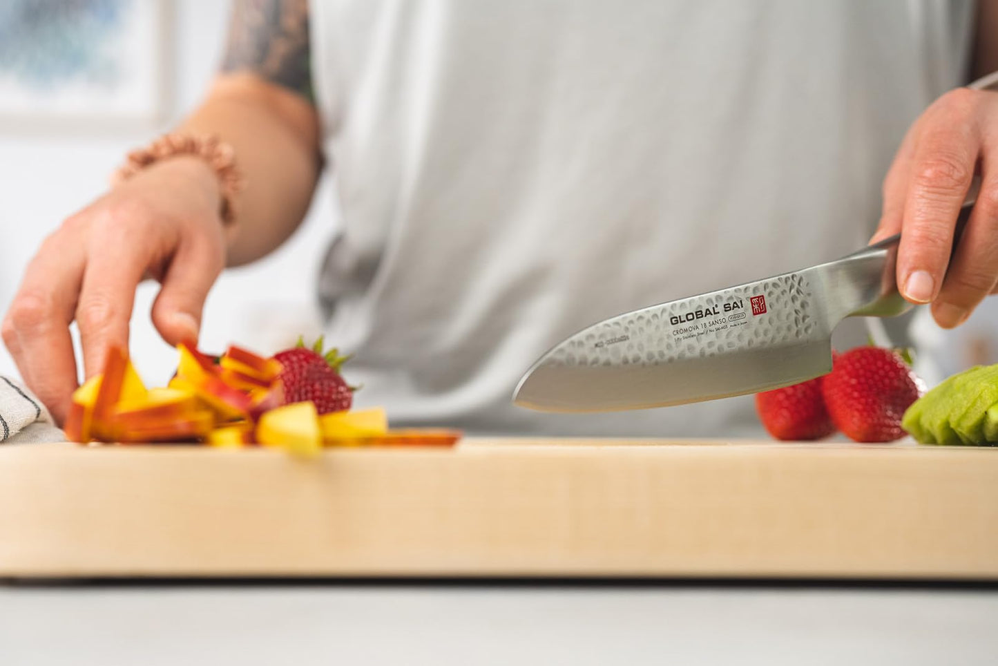 Global SAI 5 Piece Knife Block Set - Lightweight Japanese Stainless Steel, Razor Sharp Edge, Hand Hammered Blade, Thumb Rest, Made in Japan, SAI-5001