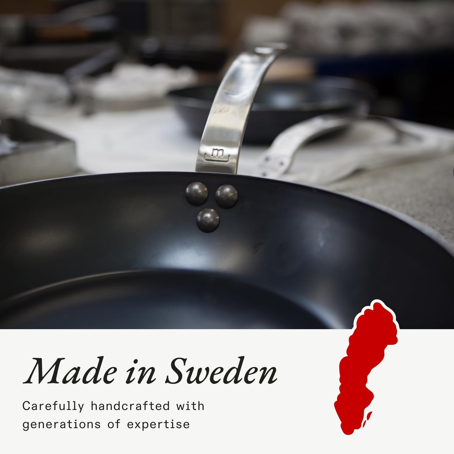 Made In Cookware | Seasoned 17" Round Carbon Steel Griddle + Grill Press | Professional Cookware | Crafted in Sweden | Induction Compatible