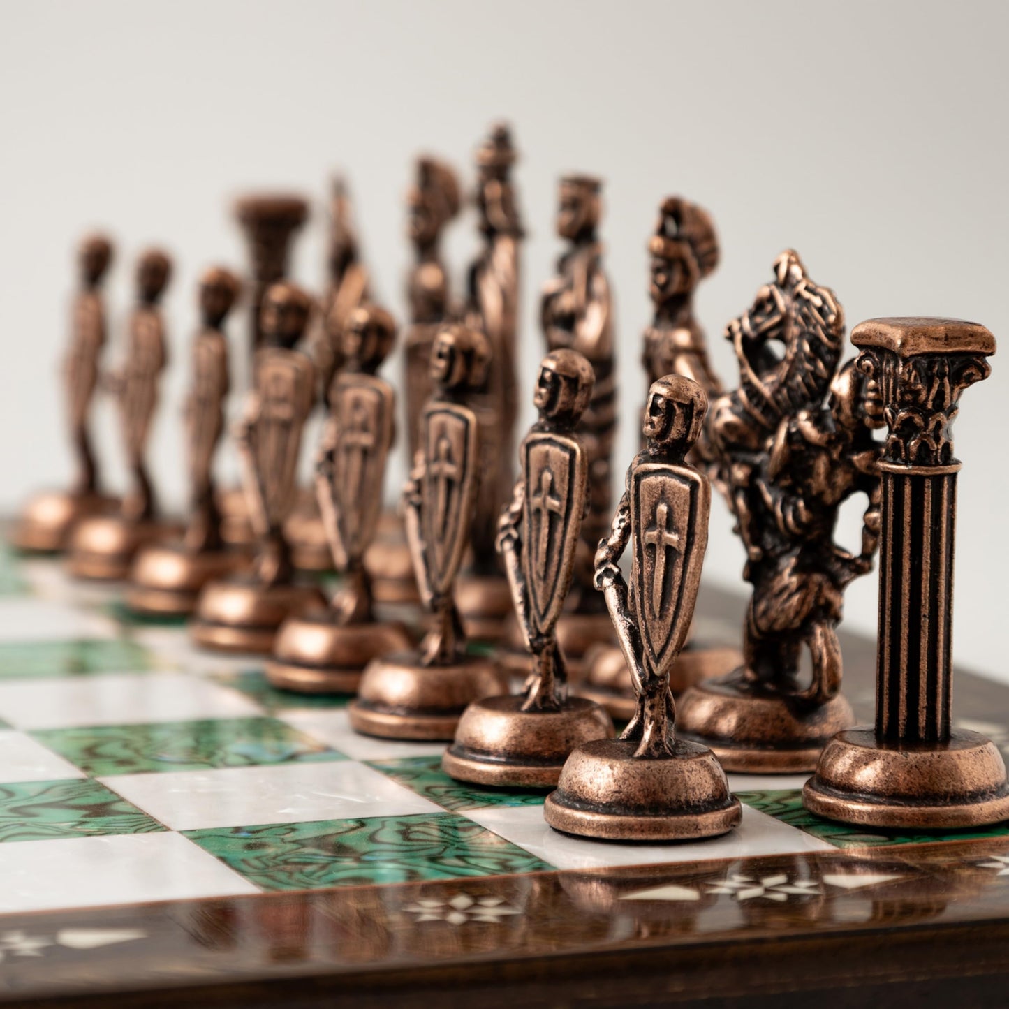 15'' Wooden Chess Set with Metal Chess Pieces – Handmade Storage Chess Board & British Metal Pieces – Elegant Chess Gift for All Ages – Gift for Him (Green)