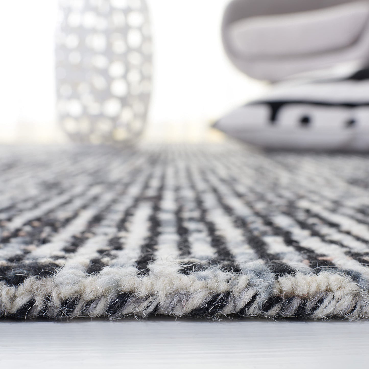 SAFAVIEH Abstract Collection Area Rug - 9' x 12', Black & Grey, Handmade Wool, Ideal for High Traffic Areas in Living Room, Bedroom (ABT468L)