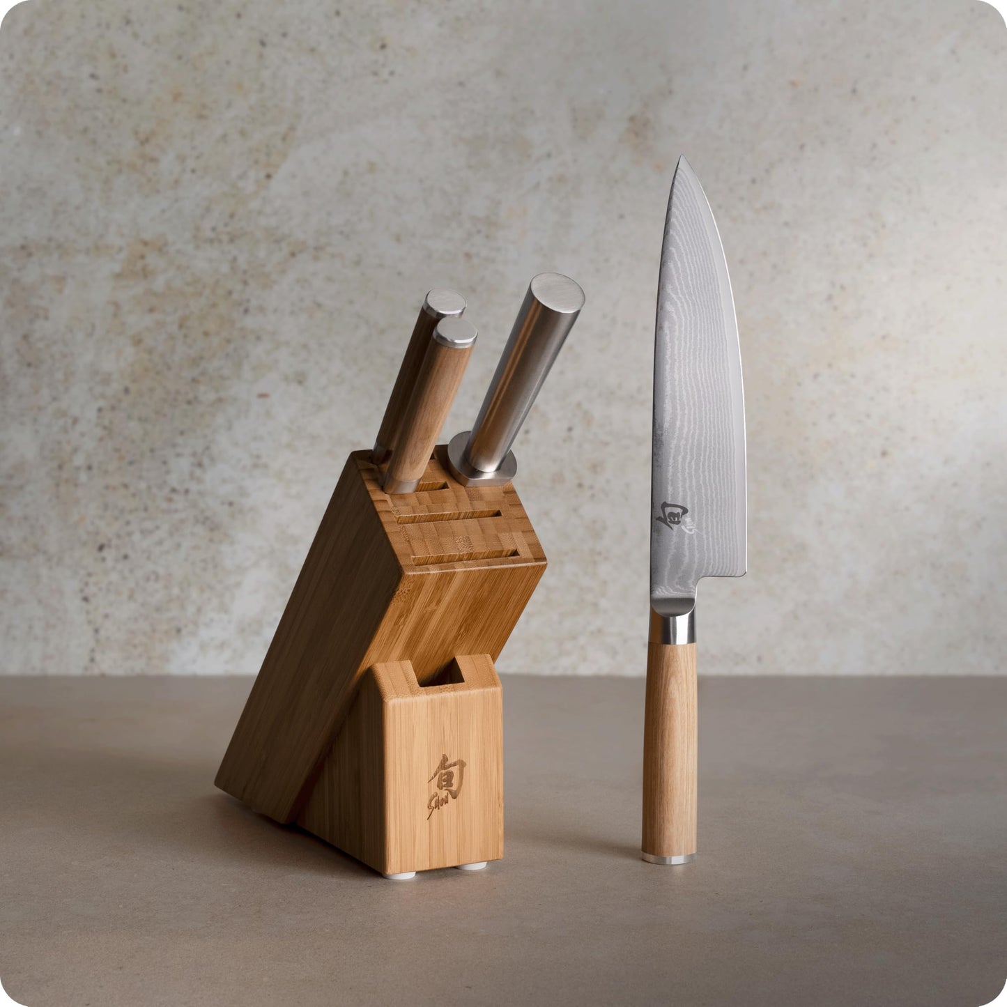 Shun Classic Blonde 5 Piece Starter Block Set, Includes 8" Chef, 3.5" Paring & 6" Utility Knives, Handcrafted Japanese Knife Block Set, Damascus Stainless Steel Cladding, Pakkawood Handle