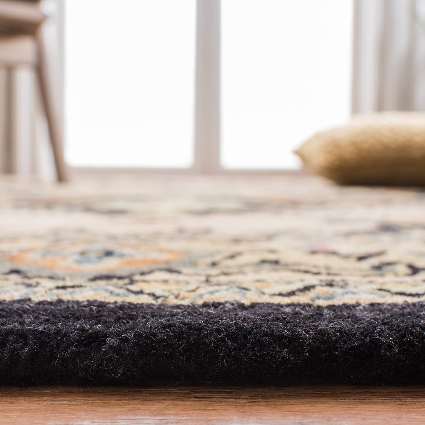 SAFAVIEH Area Rug 10x14 - Heritage Collection - Large - Black & Gold, Handmade Wool, Traditional Oriental Medallion Design, Ideal for Living Room, Bedroom, Dining Space (HG625Z)