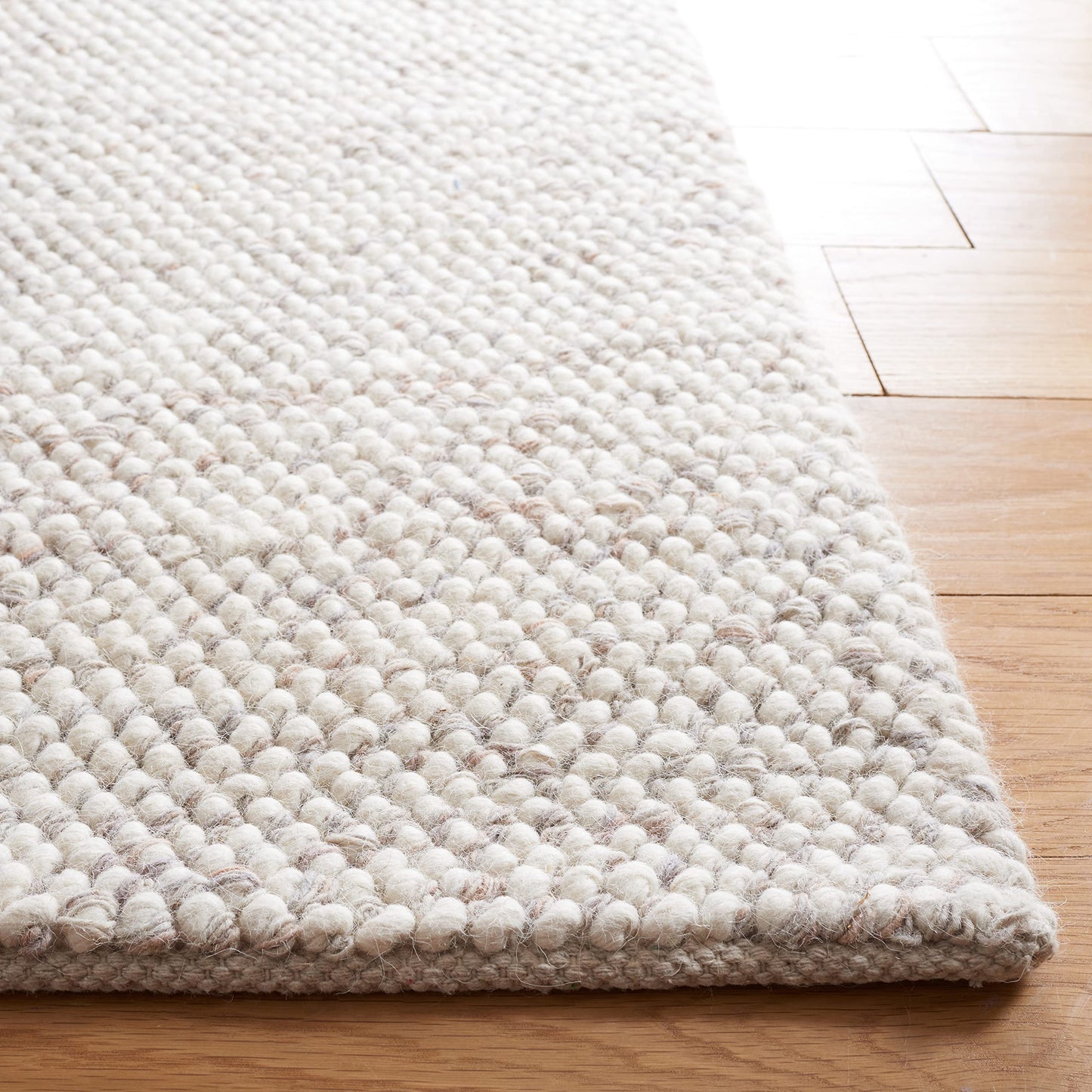 SAFAVIEH Natura Collection Area Rug - 6' x 9', Beige & Ivory, Handmade Wool, Ideal for High Traffic Areas in Living Room, Bedroom (NAT182B)