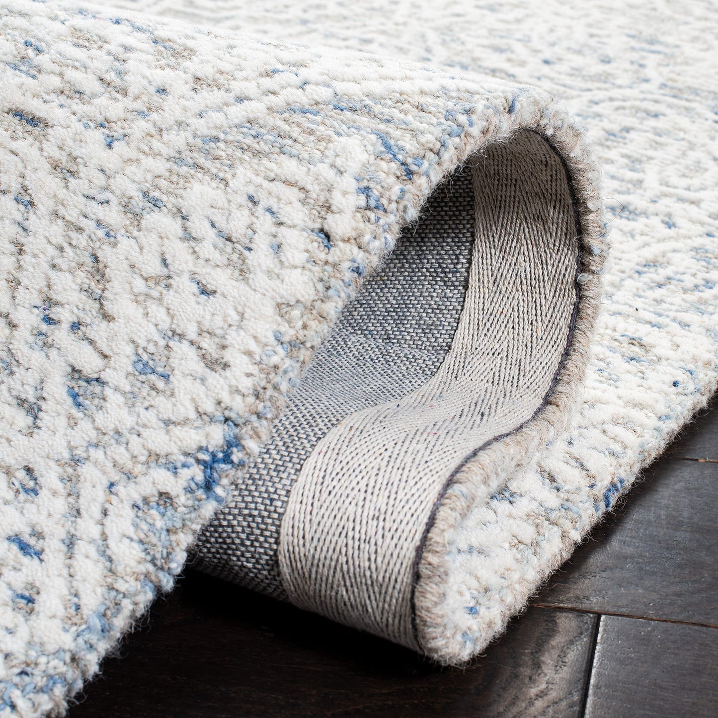 SAFAVIEH Area Rug 6x9 - Metro Collection - Light Blue & Ivory, Handmade Wool, Ideal for Living Room, Bedroom, Dining Space (MET998L)