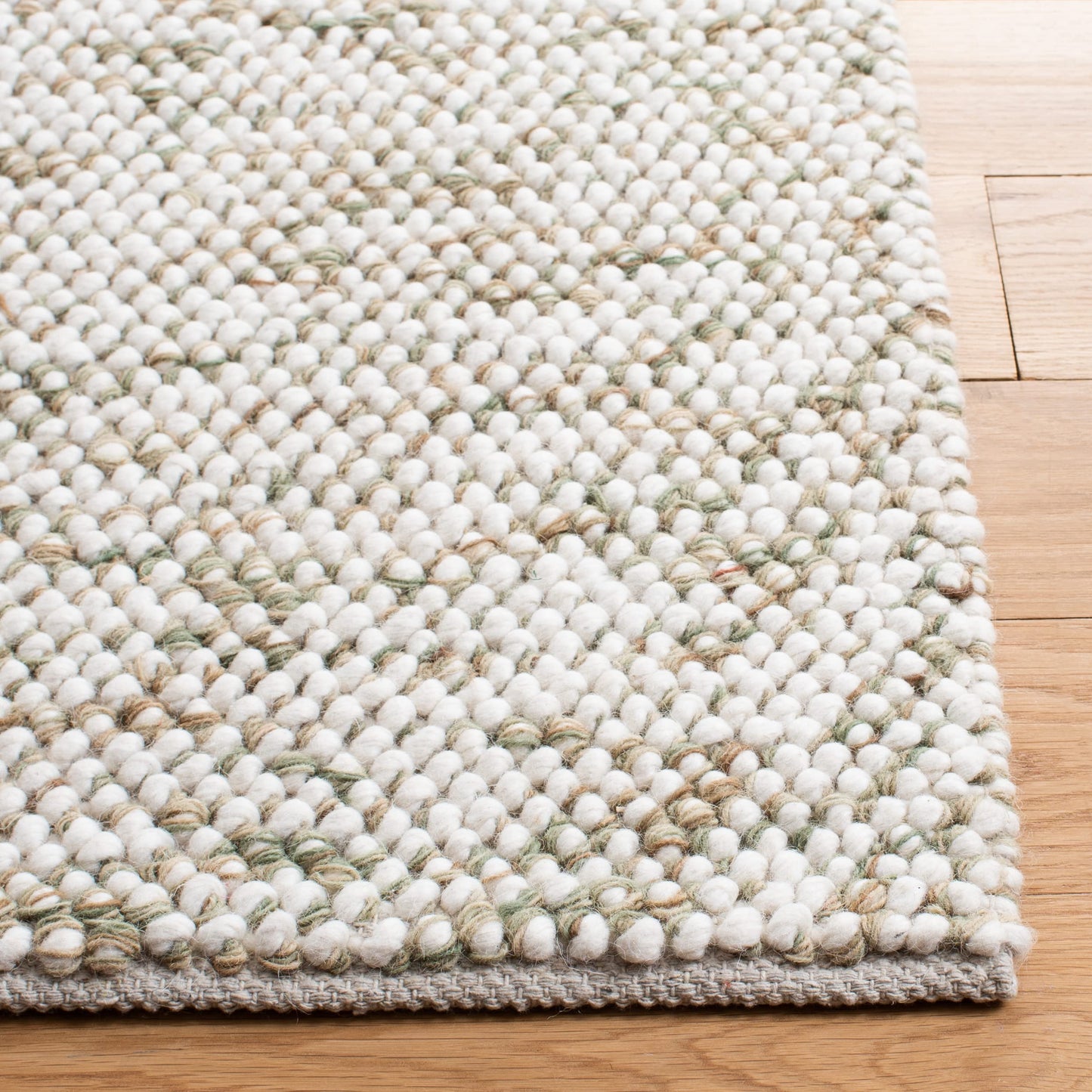 SAFAVIEH Natura Collection Area Rug - 6' x 9', Sage & Ivory, Handmade Wool, Ideal for High Traffic Areas in Living Room, Bedroom (NAT182W)