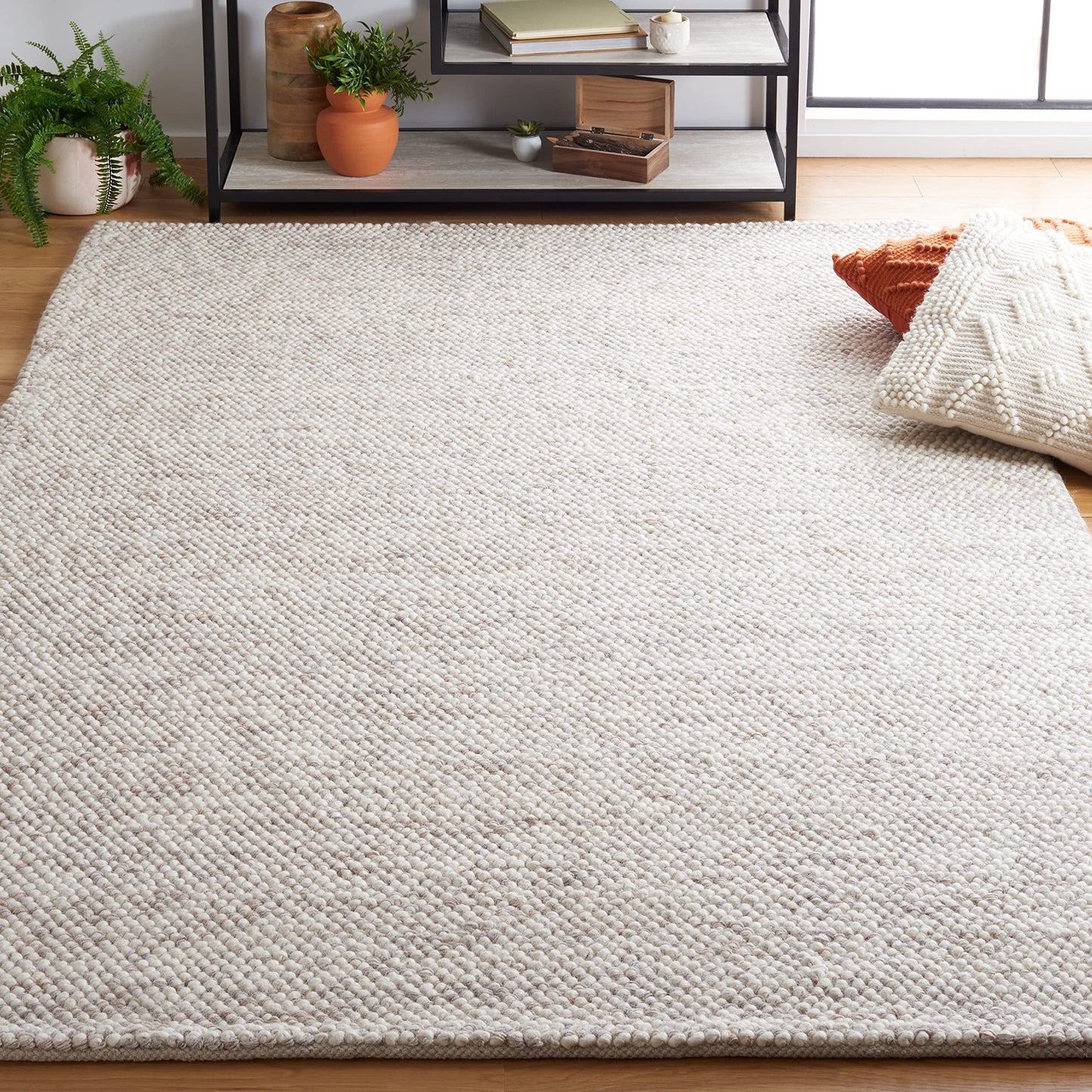 SAFAVIEH Natura Collection Area Rug - 6' x 9', Beige & Ivory, Handmade Wool, Ideal for High Traffic Areas in Living Room, Bedroom (NAT182B)