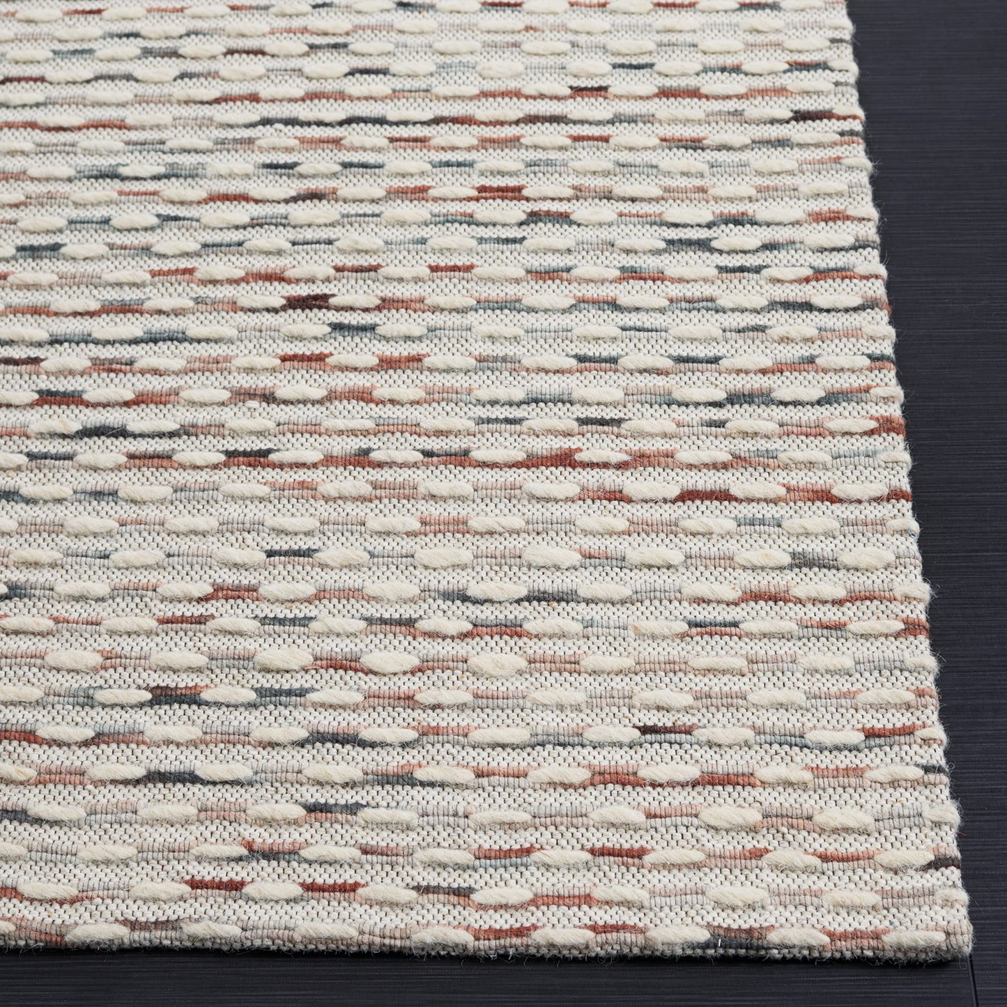 SAFAVIEH Area Rug 8x10 - Marbella Collection - Large - Beige & Rust, Handmade Wool, Ideal for Living Room, Bedroom, Office, Dining Space (MRB158P)