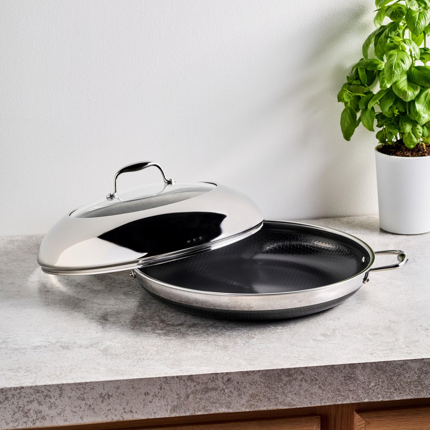 HexClad Hybrid Nonstick 14-Inch Frying Pan with Stainless Steel Lid, Stay-Cool Handles, Dishwasher-Friendly, Oven-Safe Up to 900°F, Induction Ready, Compatible with All Cooktops
