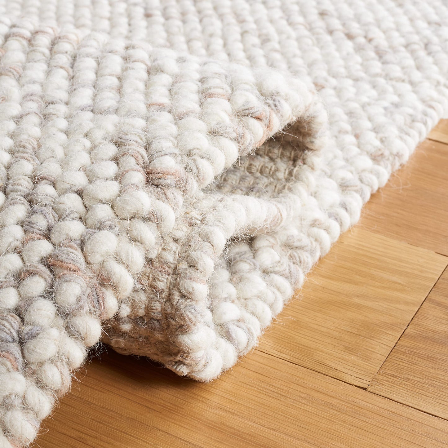 SAFAVIEH Natura Collection Area Rug - 6' x 9', Beige & Ivory, Handmade Wool, Ideal for High Traffic Areas in Living Room, Bedroom (NAT182B)