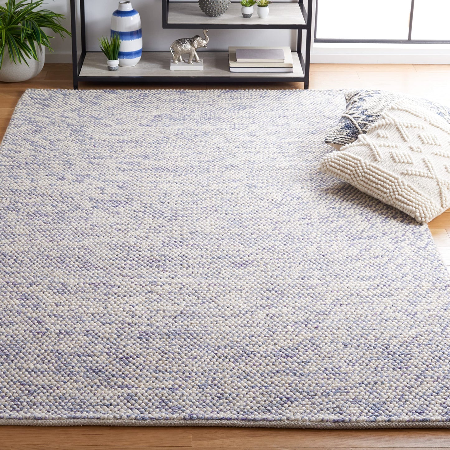SAFAVIEH Natura Collection Area Rug - 6' x 9', Blue & Ivory, Handmade Wool, Ideal for High Traffic Areas in Living Room, Bedroom (NAT182M)