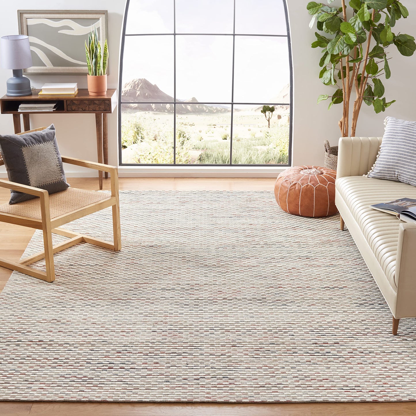 SAFAVIEH Area Rug 8x10 - Marbella Collection - Large - Beige & Rust, Handmade Wool, Ideal for Living Room, Bedroom, Office, Dining Space (MRB158P)