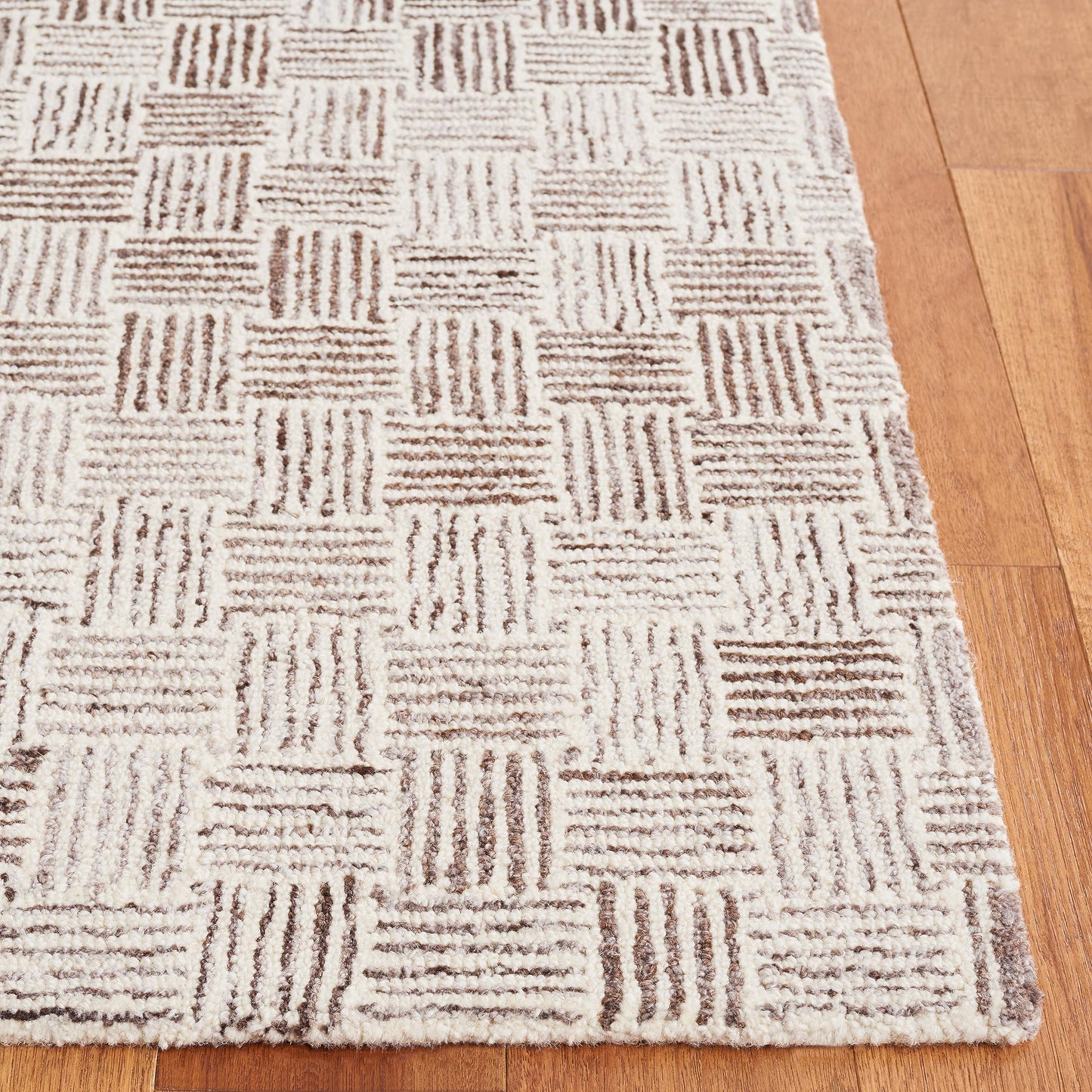 SAFAVIEH Area Rug 8x10 - Micro-Loop Collection - Large - Brown & Ivory, Handmade Wool, Geometric Design, Ideal for Living Room, Bedroom, Office, Dining Space (MLP537T)