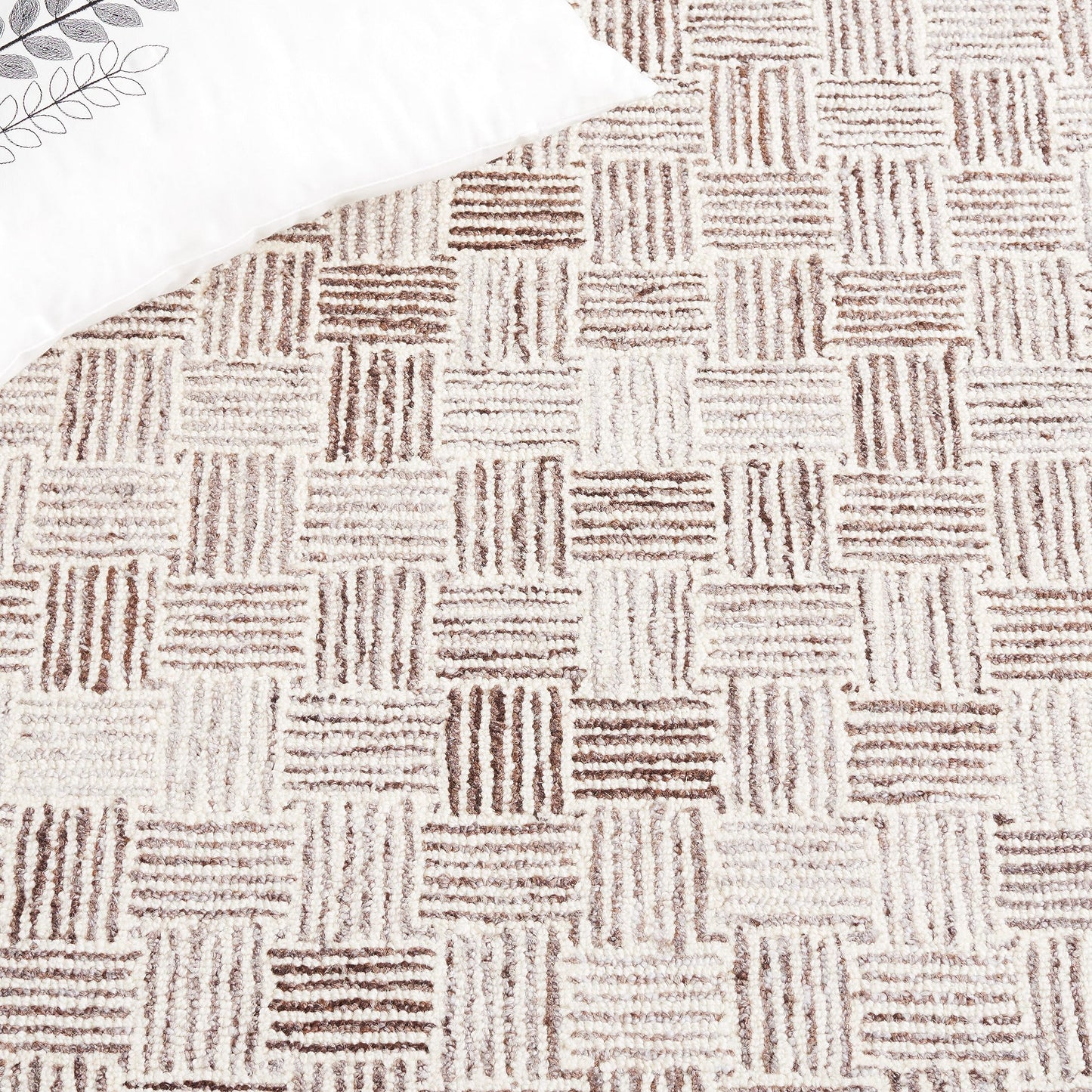 SAFAVIEH Area Rug 8x10 - Micro-Loop Collection - Large - Brown & Ivory, Handmade Wool, Geometric Design, Ideal for Living Room, Bedroom, Office, Dining Space (MLP537T)